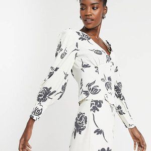 Glamorous Corset Waist Top with Balloon Sleeves Floral Print - Size 4